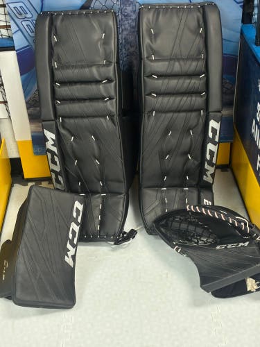Black 34" Senior CCM Extreme Flex 4.5 Goalie Full Set Regular (Used)