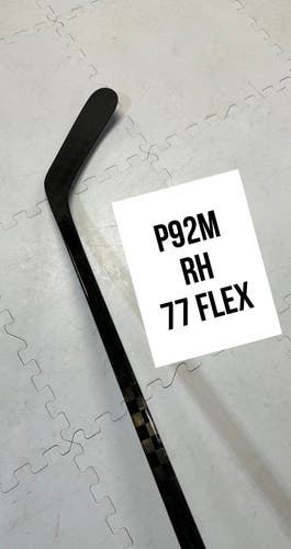 Senior(1x)Right P92M 77 Flex ProBlackStock™ Unbranded Blackouts Pro Stock Nexus Hockey Sticks