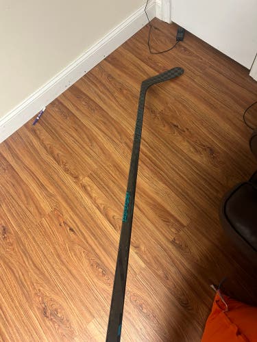 Senior Bauer Twitch Right Handed Hockey Stick P92 82 Flex Pro Stock (Used)
