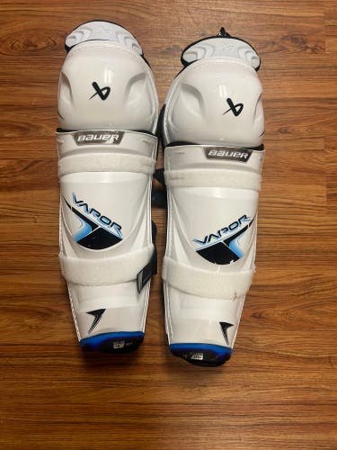 Senior Bauer Vapor Flylite 15" Shin Pads (Used)