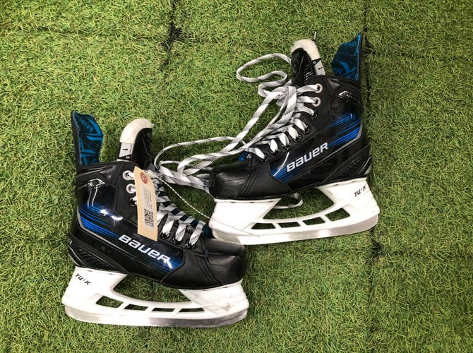 Junior Bauer X Hockey Skates Regular Width Size 1 (Used)