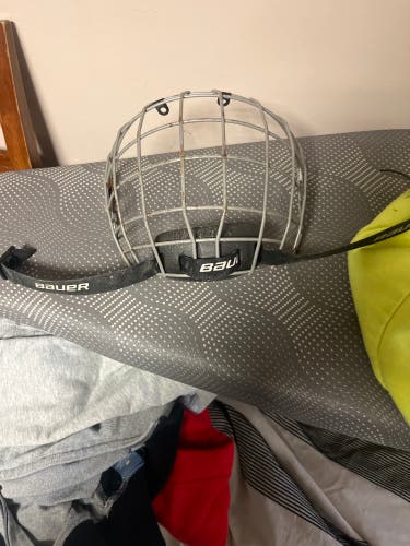 Bauer FM2100 Truevision 1 Full Cage (Used)