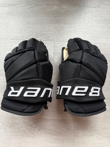 Bauer Vapor: Team Vapor Pro Gloves 13" Pro Stock