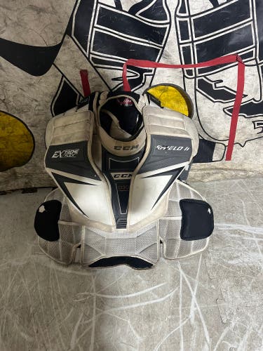 Small CCM Extreme Flex Shield II Goalie Chest Protector (Used)