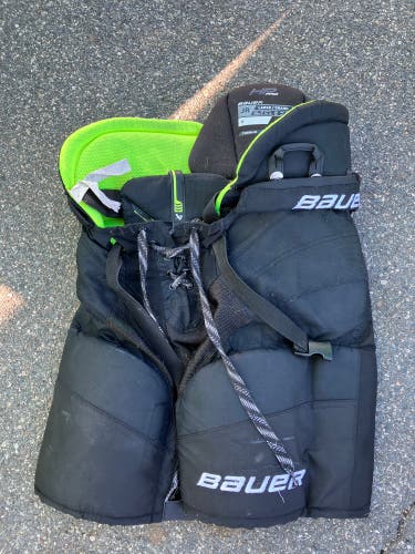 Junior Large Bauer HP Pro Hockey Pants (Used)