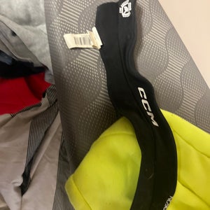 Senior CCM NG900 Neck Guard L-XL (Lightly Used)