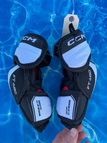 Junior Medium CCM JetSpeed FT680 Elbow Pads (Used)