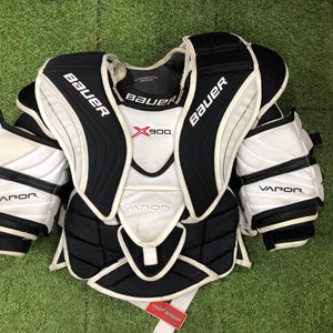 Intermediate Medium Bauer Vapor X900 Goalie Chest Protector (Used)