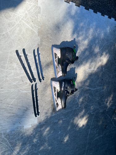 2022 Bauer Konekt Hockey Goalie Skates 8.5 (Used)