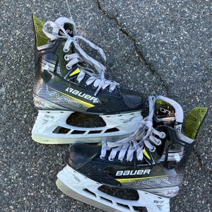 Junior Bauer Vapor X4 Hockey Skates Regular Width Size 3.5 (Used)