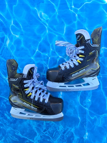 Youth Bauer Supreme M40 Hockey Skates Regular Width 12.5 (Used)