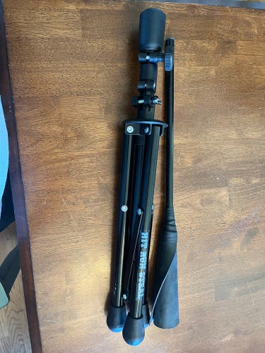 (Hit Run Steal Tripod Batting Tee - New)