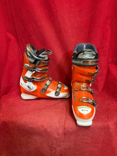 Ski Boots: Mondo 28 & 28.5 Rossignol Ski Boots