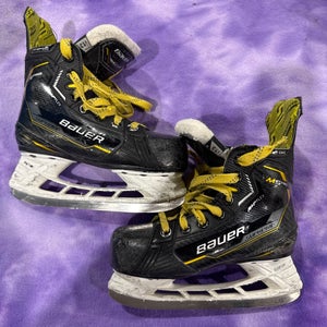 Youth Bauer Supreme M5 Pro Hockey Skates Regular Width 13 (Used)
