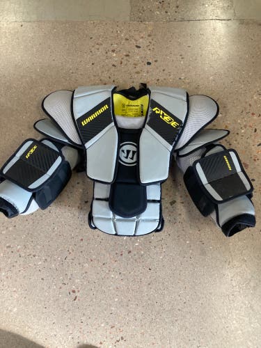 Intermediate Medium/Large Warrior Ritual RX3E Goalie Chest Protector (Used)
