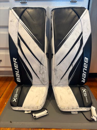 31+1 Bauer Vapor X5 Pro Goalie Leg Pads - Intermediate Medium (Used)