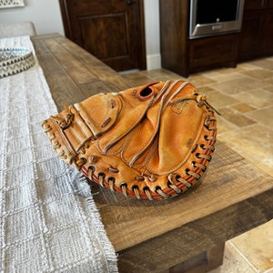 Wilson A2514 RH Catcher's Baseball Glove 33" (Used)