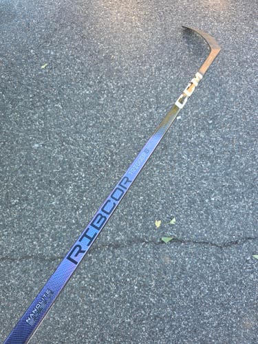 Senior CCM Ribcor Trigger 8 Pro Hockey Stick Right Handed P29 80 Flex (Used)