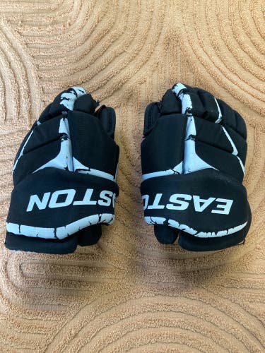 Black Youth Easton Stealth CX Gloves 9" (Used)