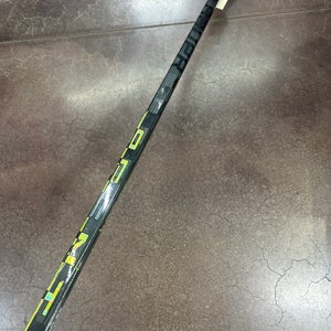 Senior Bauer AG5NT Hockey Stick Right Handed P92 92 Flex (Used)