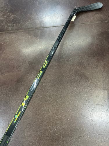 Senior Bauer AG5NT Hockey Stick Right Handed P92 92 Flex (Used)