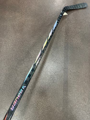 Senior Bauer Proto-R Hockey Stick Right Handed P92 105 Flex (Used)
