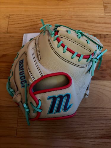 New Marucci Acadia RH Catcher's Baseball Gloves. 32”