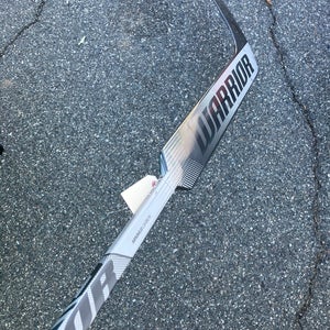 Intermediate Warrior RITUAL V2E Goalie Stick Full Right 23.5" Paddle (Used)