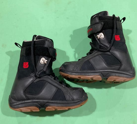 Kid's Size M 4.0 (W 5.0) Burton Freestyle Snowboard Boots (Used)