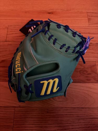 New Marucci Ascension RHT Catcher's Baseball Glove. 32”