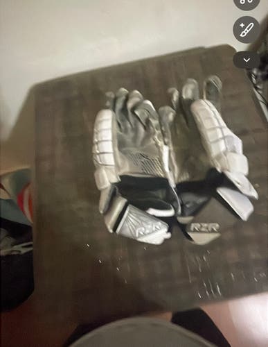 STX Surgeon RZR Lacrosse Gloves Medium (Used)