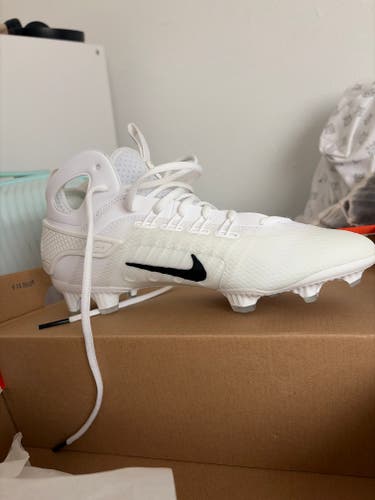 White Women's Size M 8.0 (W 9.0) Adult Nike Mid Top (New)