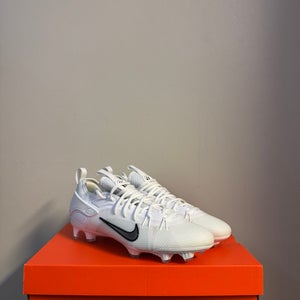 White Men's Size M 9.0 (W 10.0) Adult Nike Huarache 9 Elite Low Low Top (New)