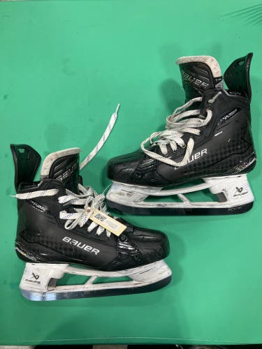 Senior Bauer Supreme Shadow Hockey Skates 9.5 (Used)