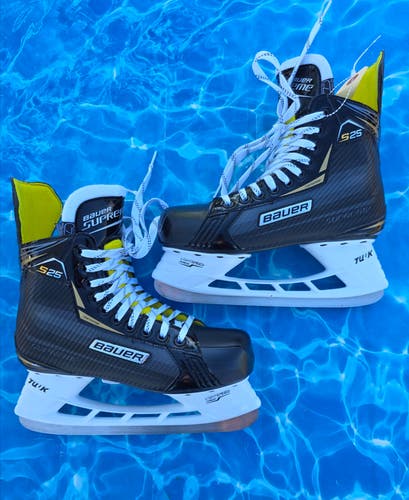 Senior Bauer Supreme S25 Hockey Skates Regular Width 7 (Used)