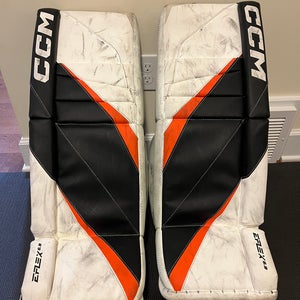 30" CCM EFlex 6.9 Goalie Leg Pads (Used)