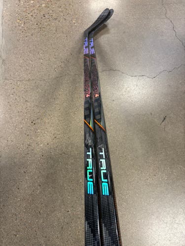 *2-Pack* Senior True HZRDUS 9X4 Hockey Stick Right Handed T28 65 Flex (Used)