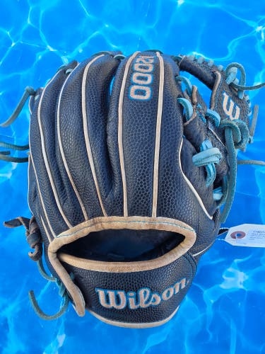 Black Wilson A2000 DP15 RH Infield Baseball Glove 11.5" (Used)