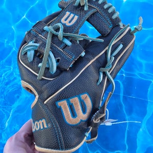 Black Wilson A2000 DP15 RH Infield Baseball Glove 11.5" (Used)