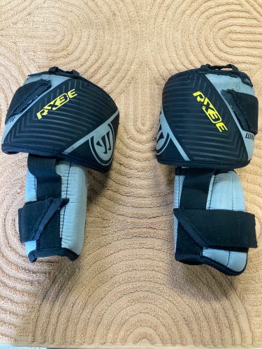 Junior Warrior RX3E Knee Pads (Used)