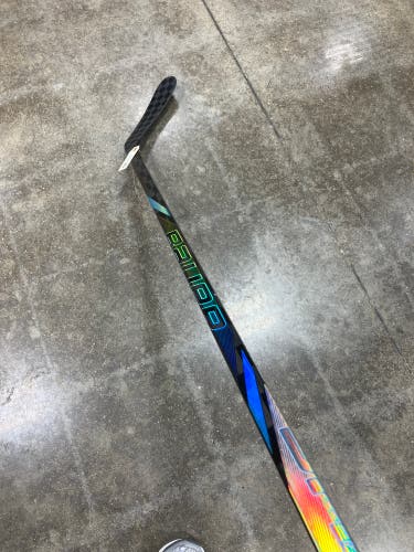 Intermediate Bauer Nexus Tracer Hockey Stick Right Handed P92 65 Flex (Used)