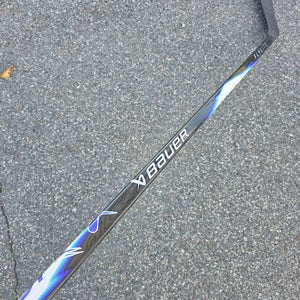 Intermediate Bauer Vapor FlyLite Hockey Stick Left Hand P28 55 Flex (Used)