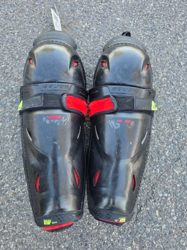 Intermediate Bauer Vapor 3X Shin Pads 13" (Used)