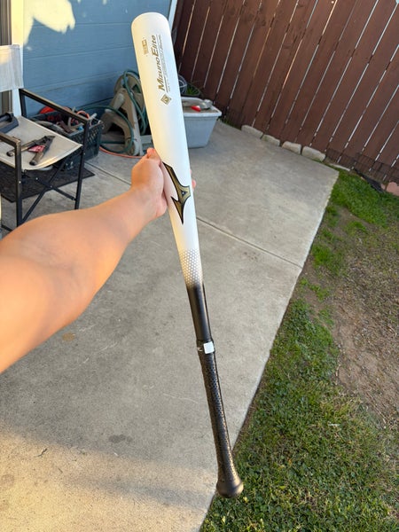 2022 Mizuno MZM243 Maple BBCOR Certified Bat 30 oz 33" (Used)