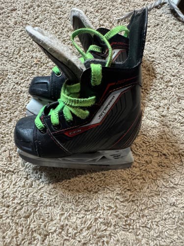 2015 CCM JetSpeed Hockey Skates 9 (Used)