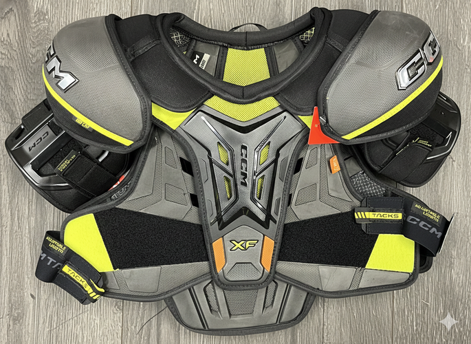 CCM Tacks XF Shoulder Pads M Junior (New)