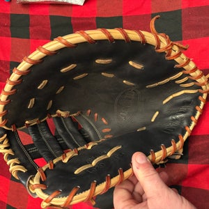 2023 First Base RH Wilson A2000 Baseball Glove 12.5" (New)
