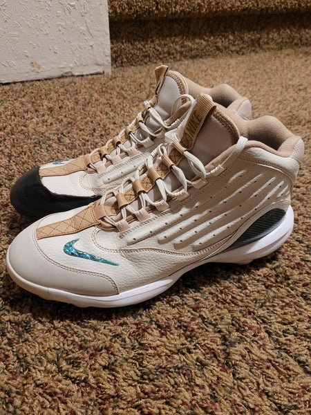 Men's Size M 10.0 (W 11.0) Nike Metal (Used)