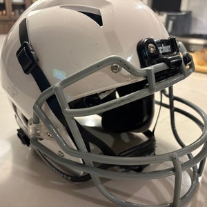 Youth Medium Schutt Vengeance A11 Helmet (Used)