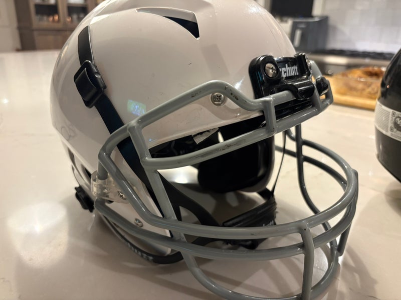 Youth Medium Schutt Vengeance A11 Helmet (Used)